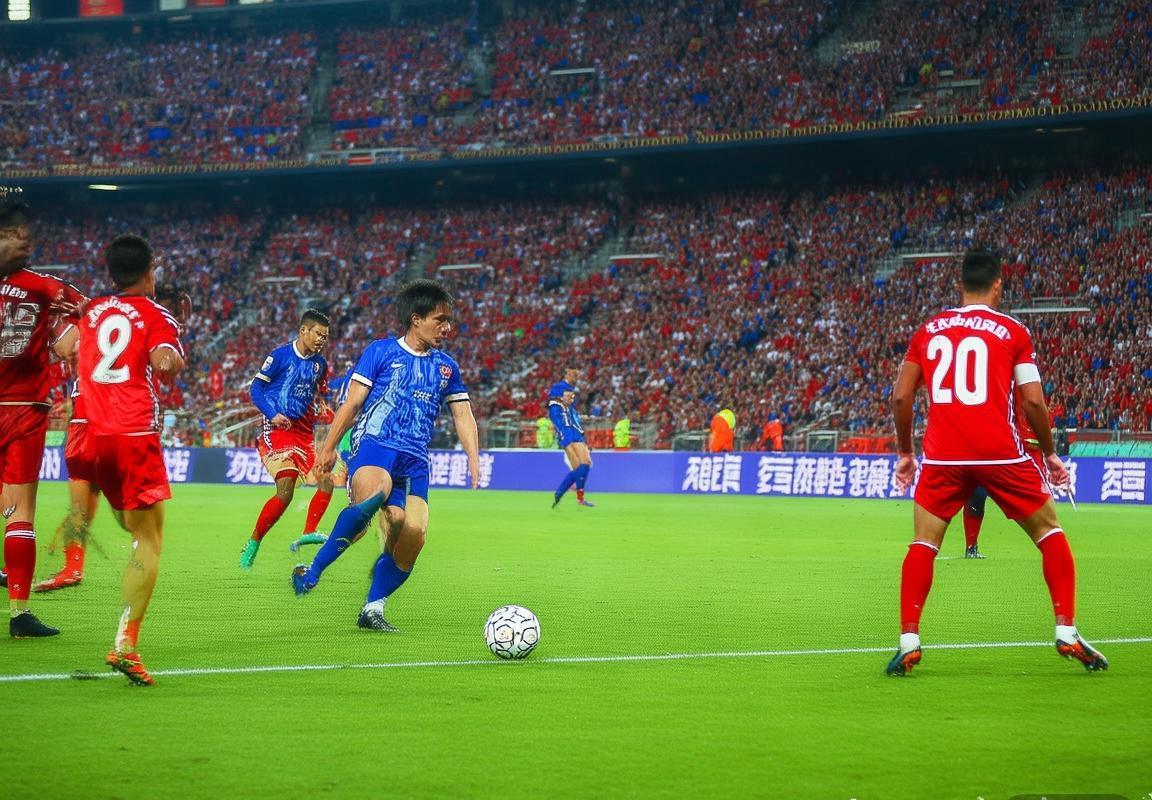 2018中超巅峰对决：上港国安战事回顾与解析