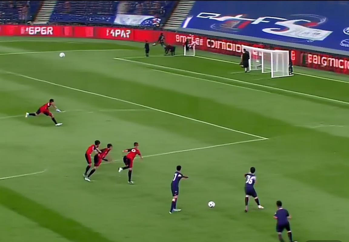 巴黎圣日耳曼VS安格斯：梅西内马尔闪耀下的战术对决与成长启示